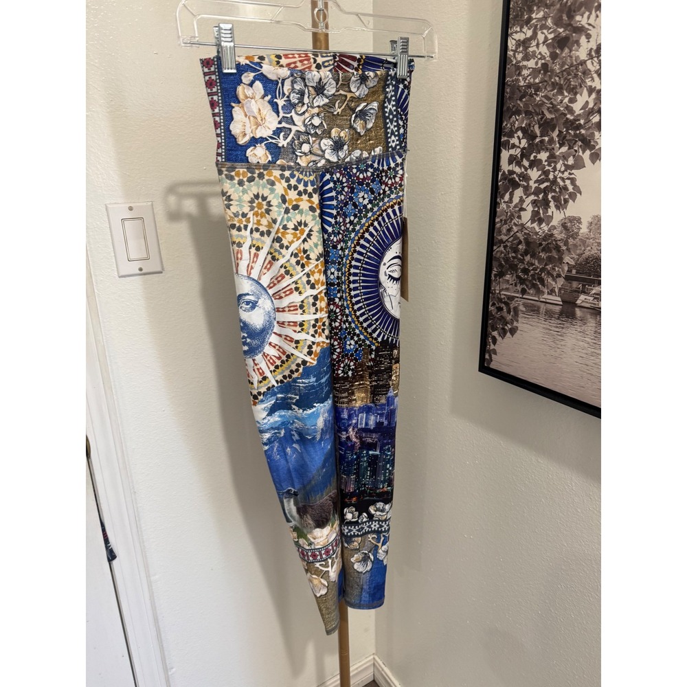 Niyama Sol Barefoot Leggings Luna Y Sol Sun Moon Mosaic Print Small NWT